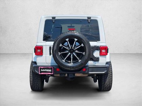 Used 2020 Jeep Wrangler Unlimited Sahara AWD/4WD image 7