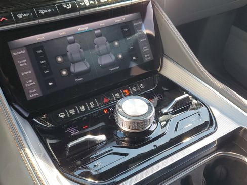 Used 2022 Jeep Grand Wagoneer Series III w/ Flexible Seating Group AWD/4WD image 30