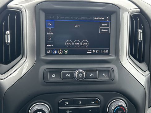 Used 2025 Chevrolet Silverado 2500 Custom w/ Custom Value Package image 28