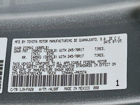 Used 2025 Toyota Tacoma SR AWD/4WD image 27