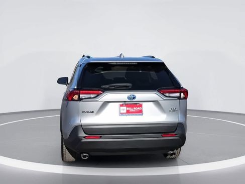 Used 2024 Toyota RAV4 XLE AWD/4WD image 7