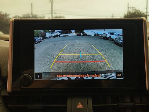 Used 2025 Toyota RAV4 LE AWD/4WD image 22