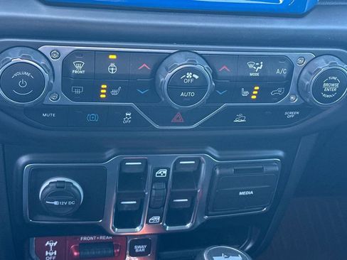 Used 2021 Jeep Wrangler Unlimited Rubicon 4xe w/ Cold Weather Group image 20