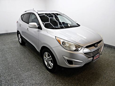 Used 2011 Hyundai Tucson GLS image 3