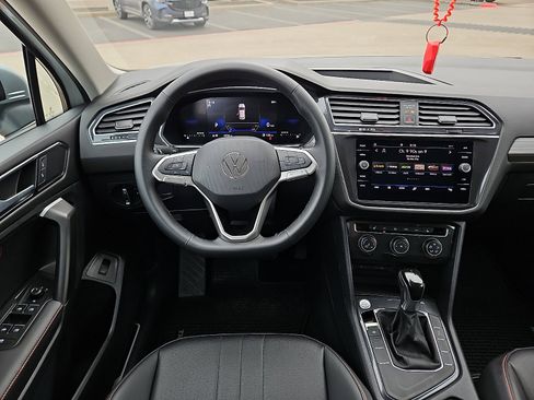 Certified 2024 Volkswagen Tiguan Wolfsburg Edition w/ Panoramic Sunroof Package image 8