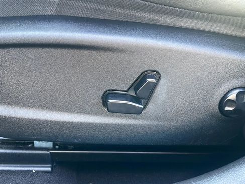 Used 2020 Chrysler 300 Touring L w/ Quick Order Package 2EF image 18