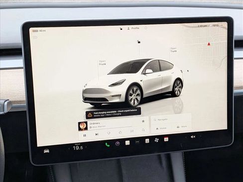 Used 2022 Tesla Model Y Long Range image 15
