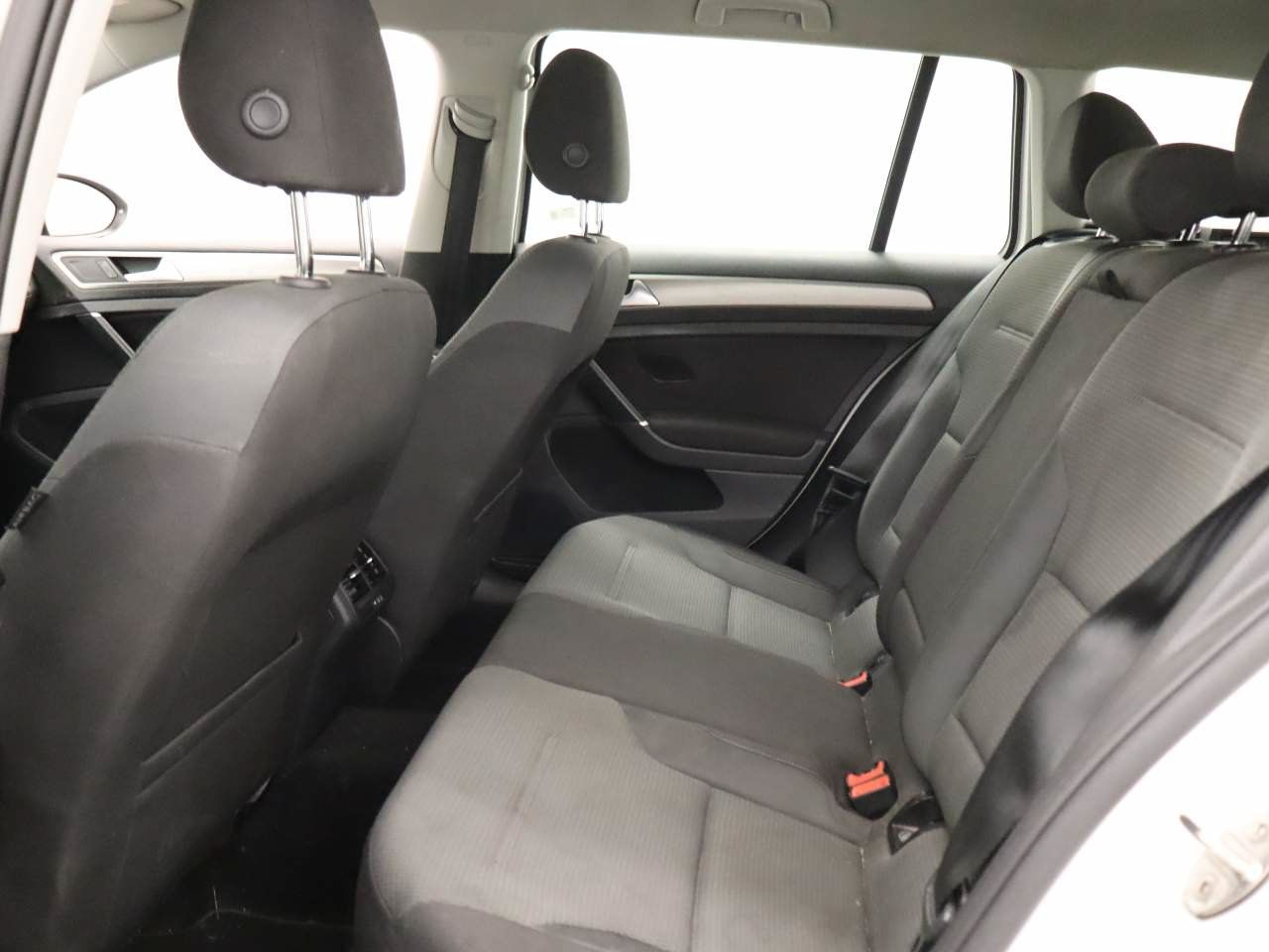 Used 2017 Volkswagen Golf S FWD image 11