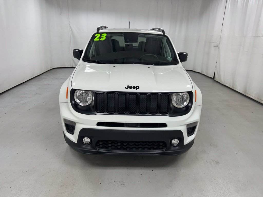 Used 2023 Jeep Renegade Altitude w/ Convenience Group I AWD/4WD image 3