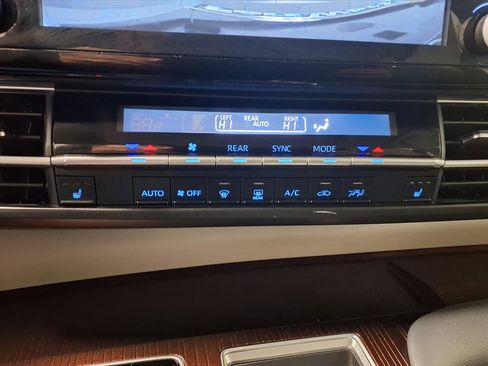 Certified 2021 Toyota Sienna XLE image 15