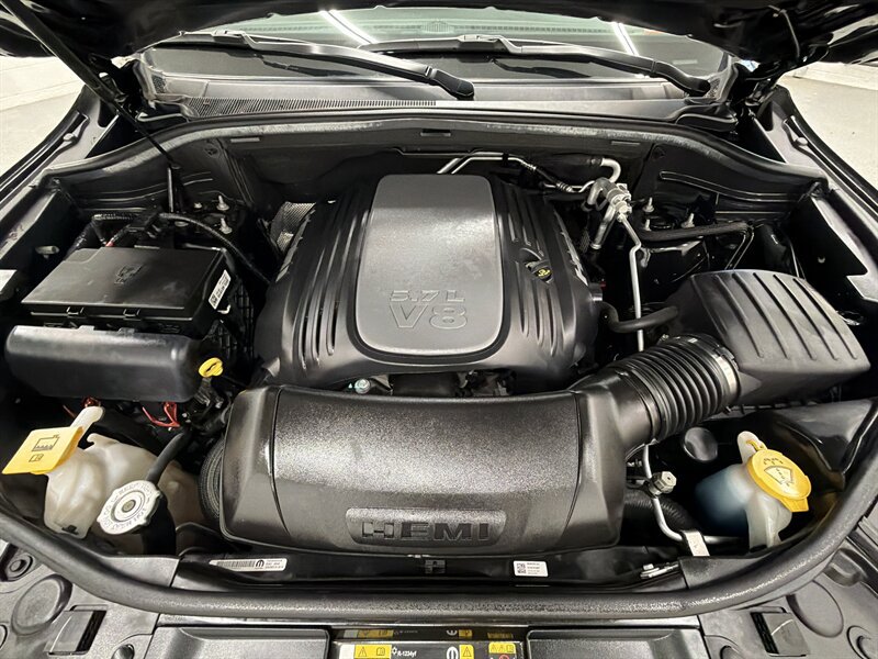 Used 2022 Dodge Durango R/T w/ Blacktop Package AWD/4WD image 9
