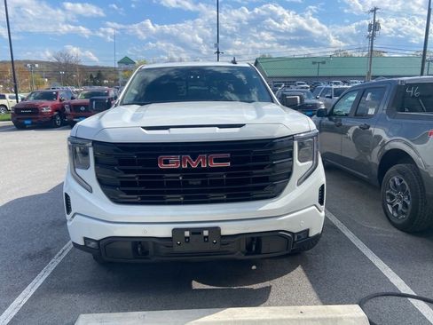 Used 2026 GMC Sierra 1500 Elevation w/ Elevation Premium Package AWD/4WD image 2