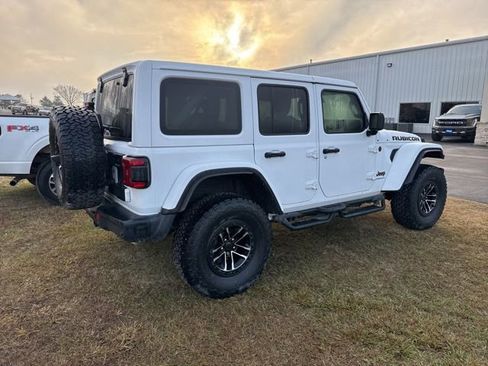 Used 2024 Jeep Wrangler Unlimited Rubicon image 3