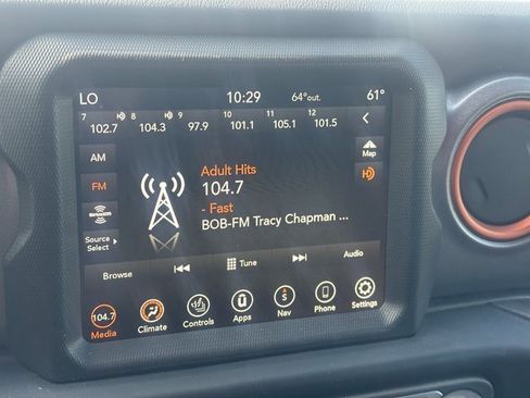 Used 2023 Jeep Gladiator Mojave w/ Cold Weather Group image 21