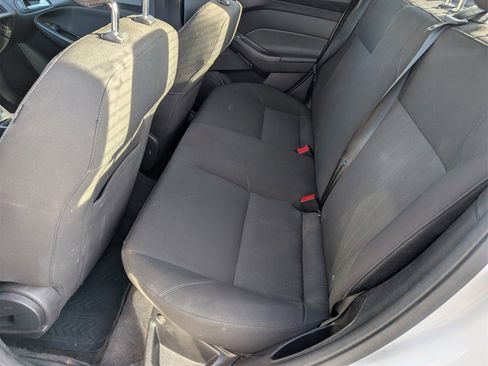 Used 2015 Ford Focus SE image 24
