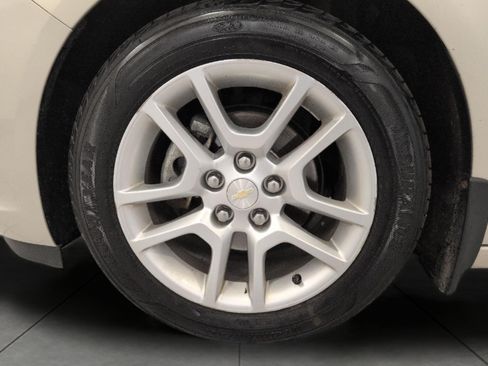 Used 2015 Chevrolet Malibu LT w/ Power Convenience Package FWD image 3