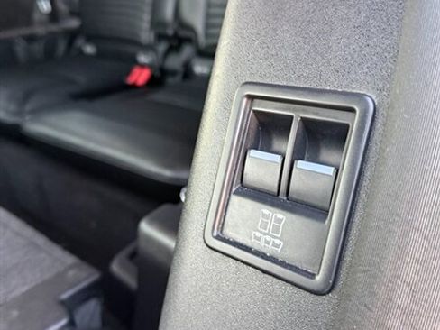 Used 2020 Land Rover Discovery HSE image 15