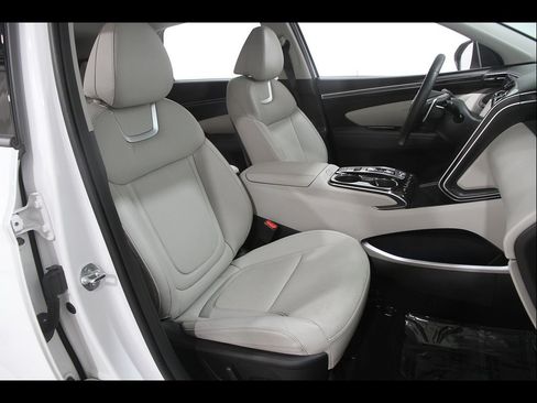 Certified 2024 Hyundai Tucson Limited AWD/4WD image 17