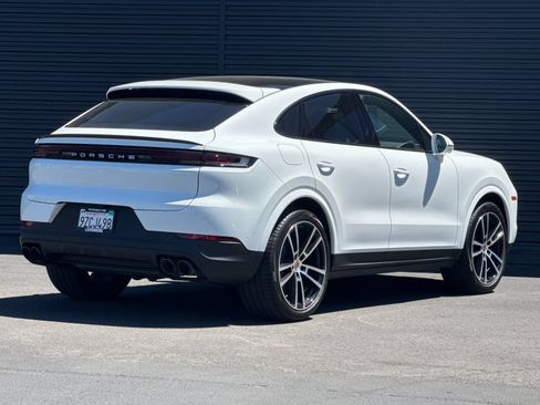 Certified 2026 Porsche Cayenne Coupe AWD/4WD image 9