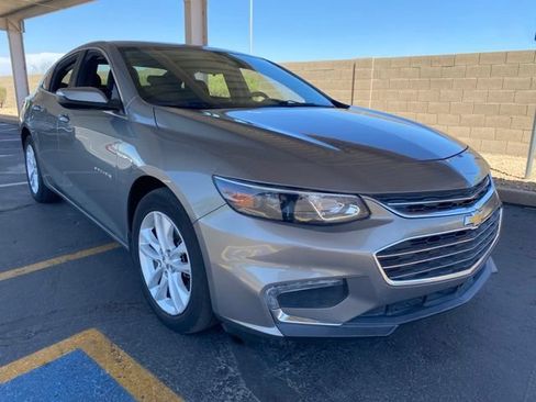 Used 2018 Chevrolet Malibu LT w/ LPO, Convenience Package 2 FWD image 4