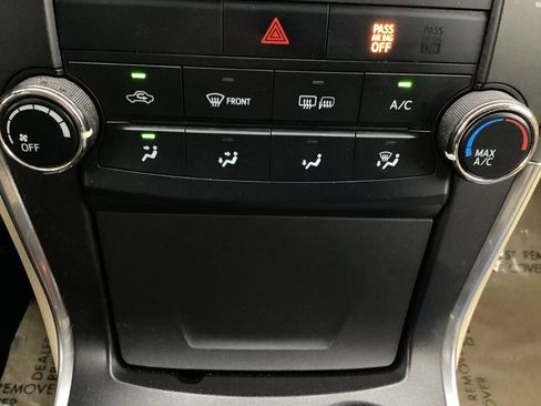 Used 2015 Toyota Camry LE image 35