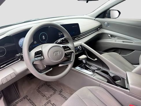 Used 2024 Hyundai Elantra SEL FWD image 9