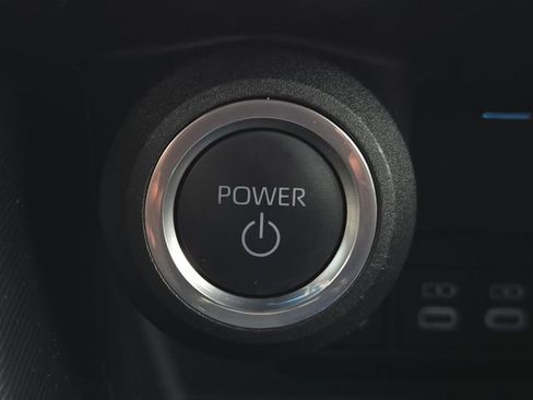 Certified 2024 Toyota Venza XLE image 24