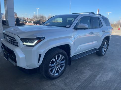 Used 2025 Toyota 4Runner Limited image 20