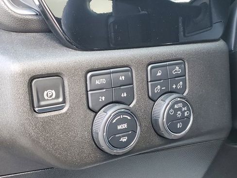 Used 2025 Chevrolet Silverado 1500 High Country w/ High Country Premium Package AWD/4WD image 8