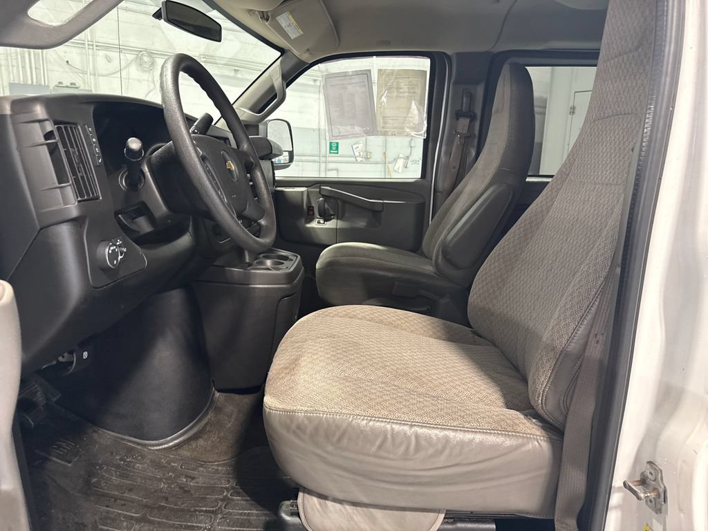 Used 2016 Chevrolet Express 2500 LT w/ LT Preferred Equipment Group RWD image 22