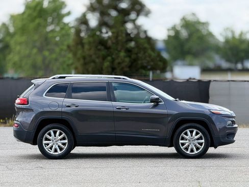 Used 2016 Jeep Cherokee Limited AWD/4WD image 7