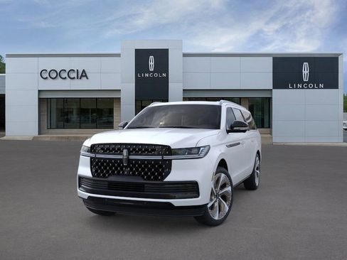New 2026 Lincoln Navigator L Black Label AWD/4WD image 2