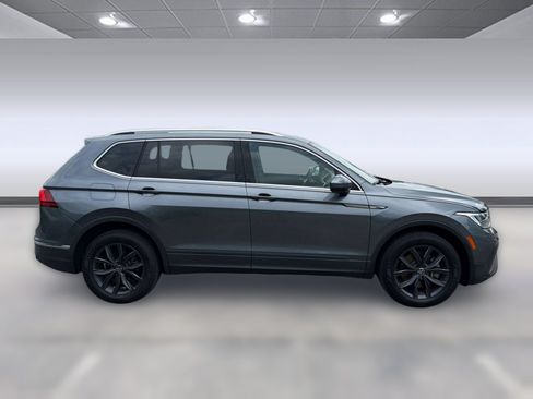 Used 2022 Volkswagen Tiguan SE FWD image 8
