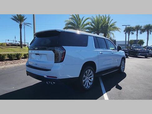 New 2026 Chevrolet Suburban Premier image 27