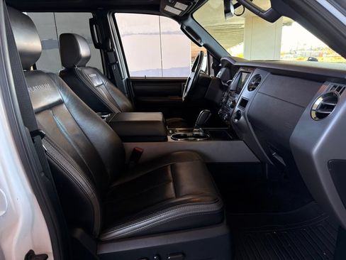 Used 2017 Ford Expedition Platinum AWD/4WD image 48