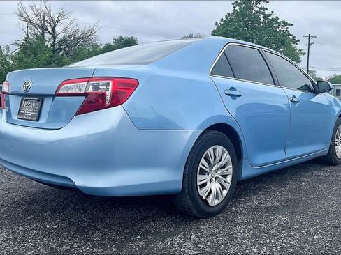 Used 2012 Toyota Camry L image 6