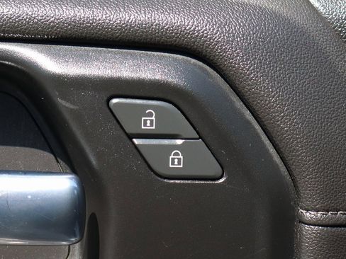 Used 2020 Chevrolet Silverado 1500 LT Trail Boss image 16