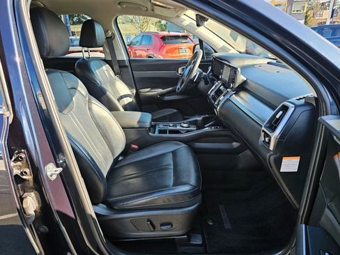 Certified 2023 Kia Sorento EX image 12