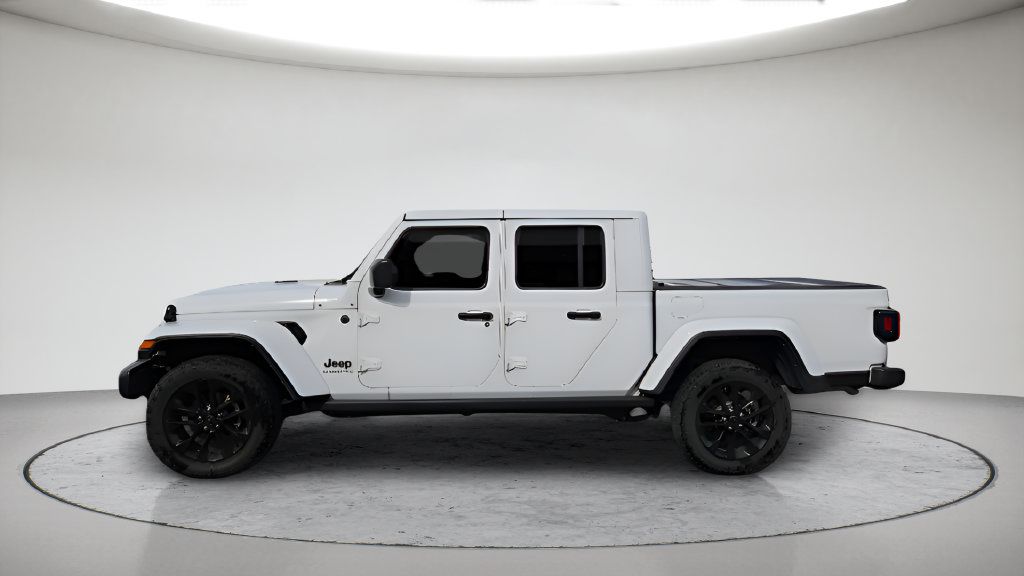 Used 2025 Jeep Gladiator Sport AWD/4WD image 19