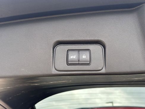 Used 2025 Nissan Rogue SV image 23