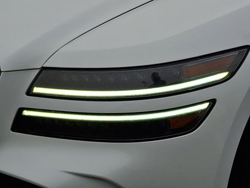 Certified 2025 Genesis G80 2.5T Advanced image 29