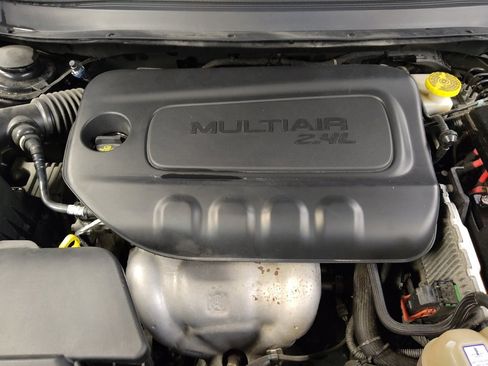 Used 2019 Jeep Cherokee Latitude Plus w/ Comfort/Convenience Group image 30