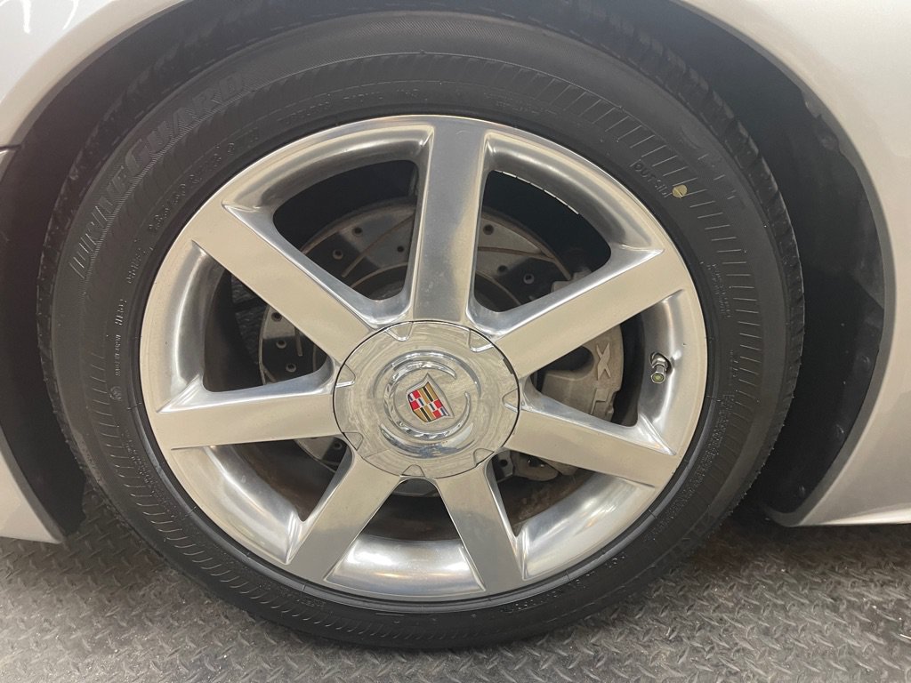 Used 2006 Cadillac XLR RWD image 39