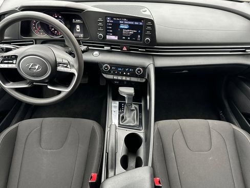 Used 2023 Hyundai Elantra SEL image 13