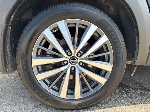 Used 2022 Nissan Pathfinder Platinum w/ Cargo Package AWD/4WD image 16
