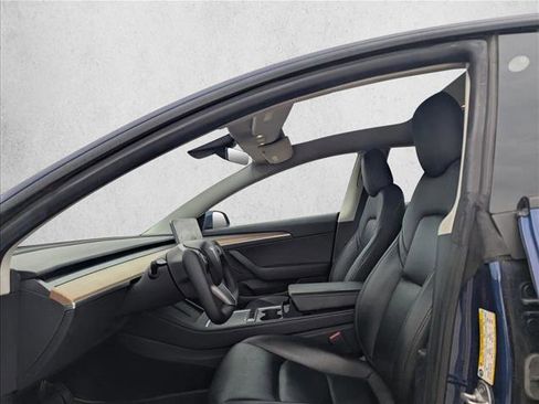 Used 2023 Tesla Model 3 Standard Range image 13