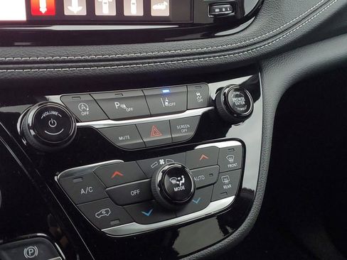 New 2026 Chrysler Pacifica Select FWD image 27