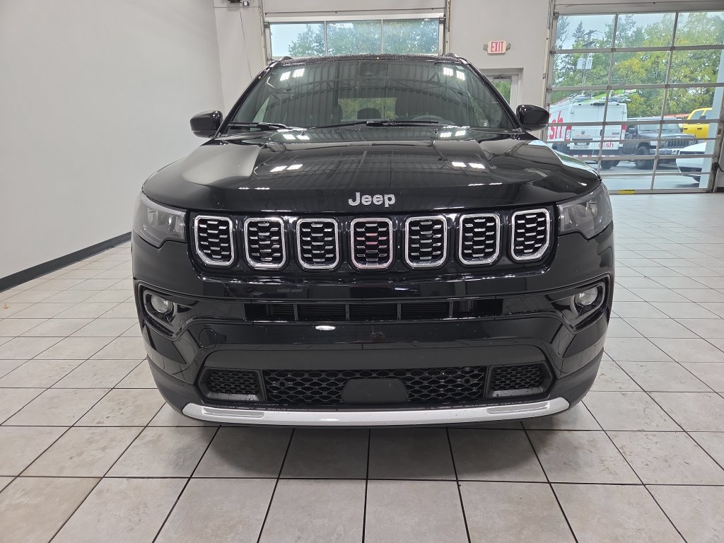 Used 2024 Jeep Compass Limited AWD/4WD image 2