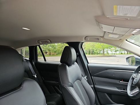 Used 2025 MAZDA CX-50 AWD 2.5 S w/ Preferred Package image 11