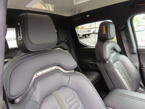 Used 2025 Rivian R1T Adventure image 34